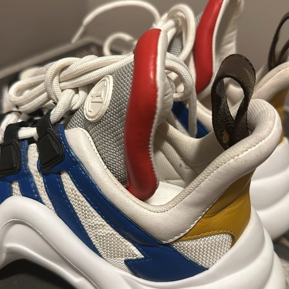 LOUIS VUITTON
Calfskin Technical Nylon LV Archlight Sneakers 35 Electric Blue - Picture 7 of 14